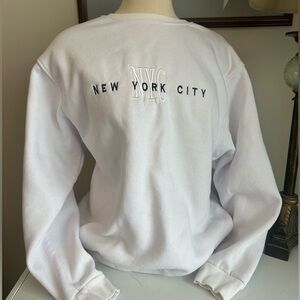 Vintage 90s New York City USA  Embroidered Crewneck Pullover Sweatshirt Medium
